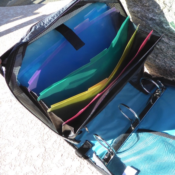 Case It Blue Binder School Paper Organizer with Strap - Picture 4 of 9